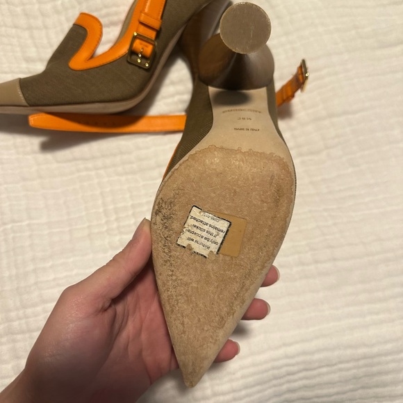 Burberry Brecon Canvas And Leather Point-toe Court Pumps 38 1/2 - Picture 3 of 9